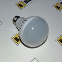 LED žárovka E27 230 V 9 W LED 5730 SMD warm white (3000 - 3500 K)