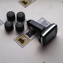 Monitoring tlaku v pneumatikách TPMS sada s měřičem palubního napětí