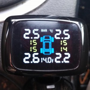 TPMS kontrola tlaku v pneumatice sada s měřičem palubního napětí